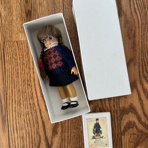 Vintage mini American girl Doll with book - Molly